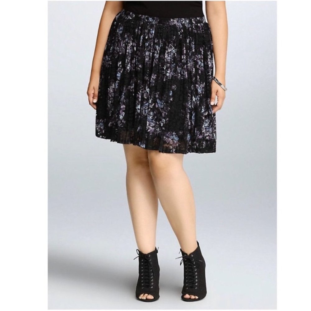 Torrid NEW Flirty Lace Floral Skater Skirt 3X